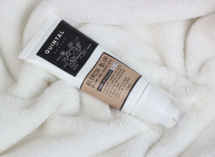 Testei na pele oleosa: Blemish Blur Quintal