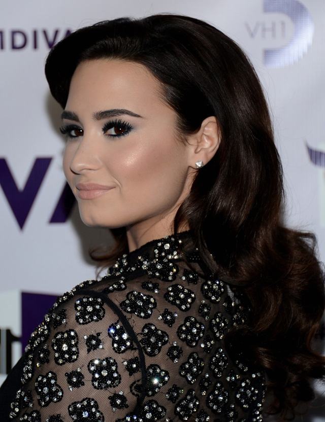 demi-lovato-&-jordin-sparks-vh1-divas-02