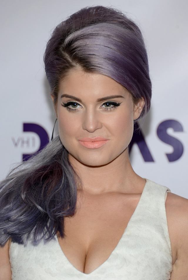 miley-cyrus-&-kelly-osbourne-vh1-divas-24