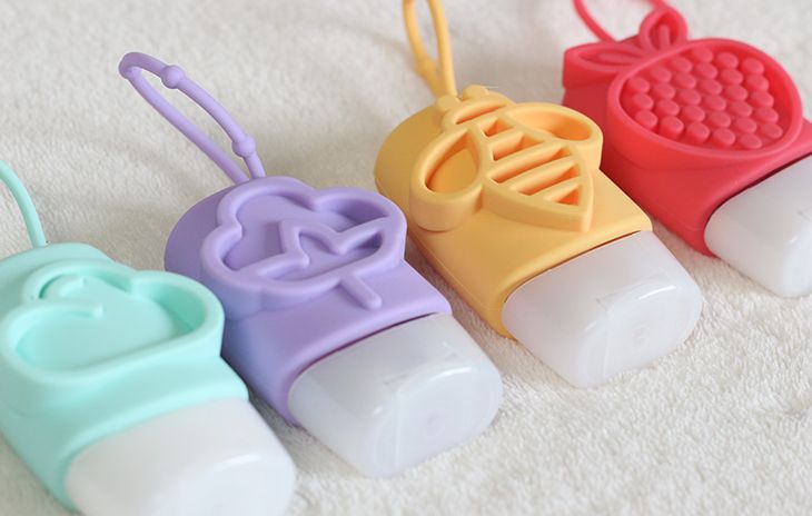 É fofo!: Gel antisséptico e hidratante mini com capinha de silicone Cuide-se Bem Boticário