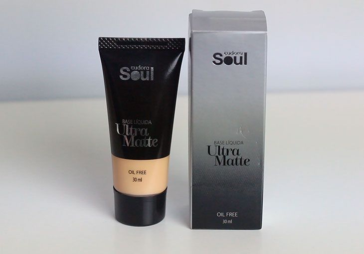 Resenha na pele oleosa: base Ultra Matte Eudora