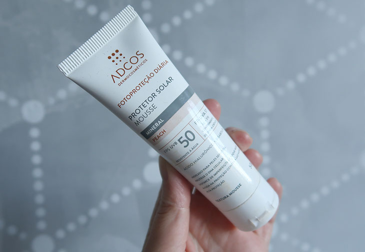 Resenha na pele oleosa: Protetor Solar Mousse Adcos