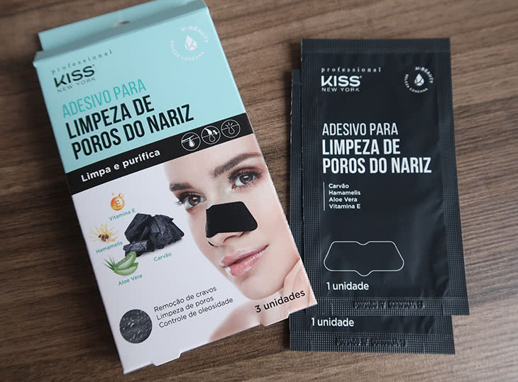 Testei na pele oleosa: adesivo para limpeza dos poros Kiss NY