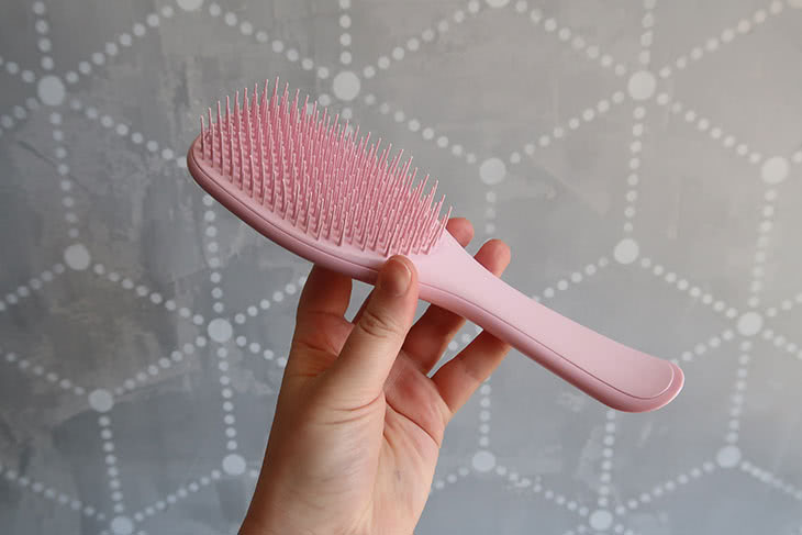 qual é a escova para cabelo fino e liso: