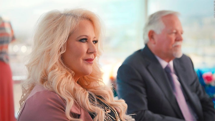 5 séries documentais e documentários para você nunca cair em golpe nenhum!