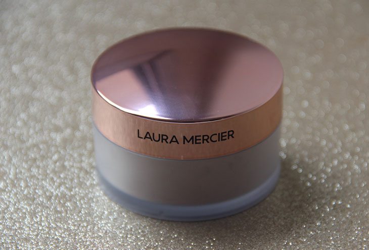 Laura Mercier Loose Setting Powder:  testei o pó famosão da marca