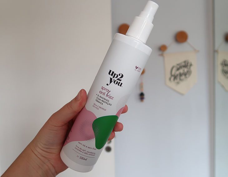 Testei o spray anti frizz Up2 You no cabelo liso