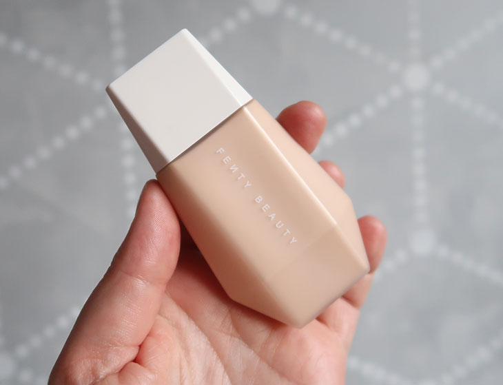 Base Eaze Drop Blurring Skin Tint Fenty Beauty