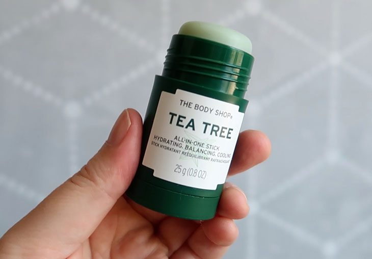 Tônico em Bastão Tea Tree The Body Shop na pele oleosa