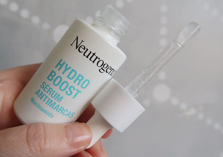 Hydro Boost Sérum Antimarcas Neutrogena na pele oleosa